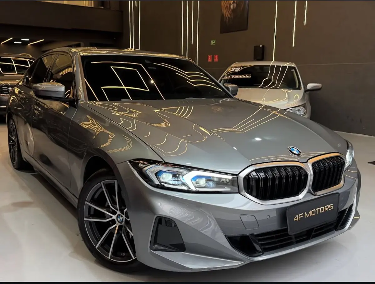 SUV negociado no showroom da 4F Motors